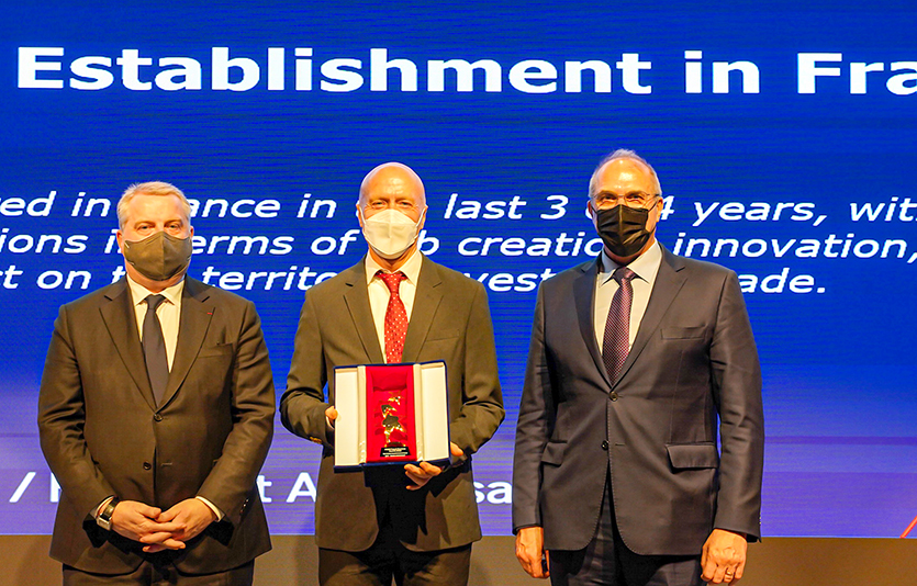 파리크라상이 ‘2022 한불상공회의소 비즈니스 어워즈’에서 최우수 프랑스 진출 기업상을 수상했다. (왼쪽부터)  다비드 피에르 잘리콩 한불 상공회의소장, 잭 모란 SPC그룹 파리크라상 글로벌전략총괄 부사장, 필립 르포르 주한 프랑스 대사. 사진=SPC그룹