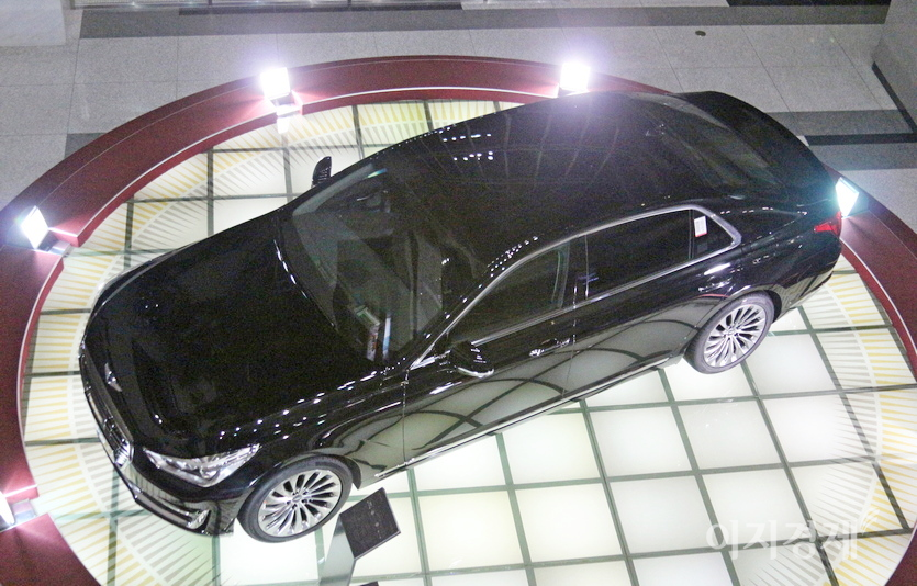 2015년 12월 현대자동차 서울 양재 사옥에서 잡은 EQ900. 사진=이지경제