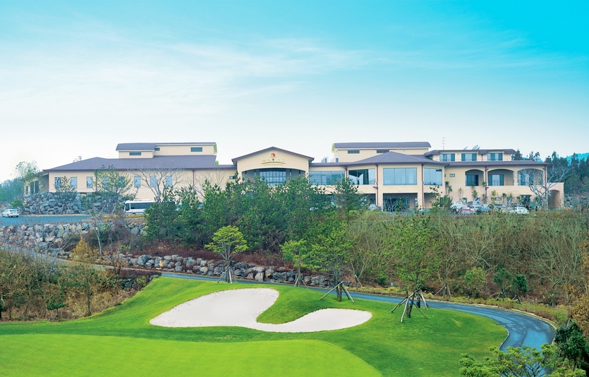 부영그룹이 최근 코로나19가 독감 수준으로 격하하면서 자사가 제주도에서 운영하는 제주부영CC와 더클래식CC에 대한 마케팅을 강화하고 있다. 사진=부영