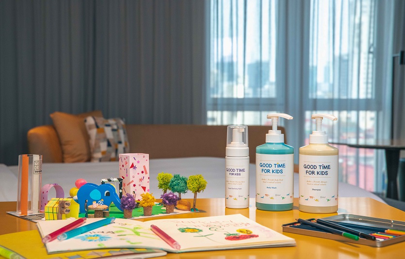 안다즈 서울 강남이 현대어린이책미술관 모카룸, 굿타임포키즈와 협업해 '안다즈 키즈 패키지'를 선보인다. 사진=안다즈 서울 강남