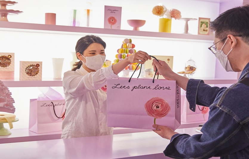 뚜레쥬르가 5월 8일까지 성수동에서 '뚜레쥬르 Let's plant love 팝업스토어'를 운영한다. 사진=뚜레쥬르