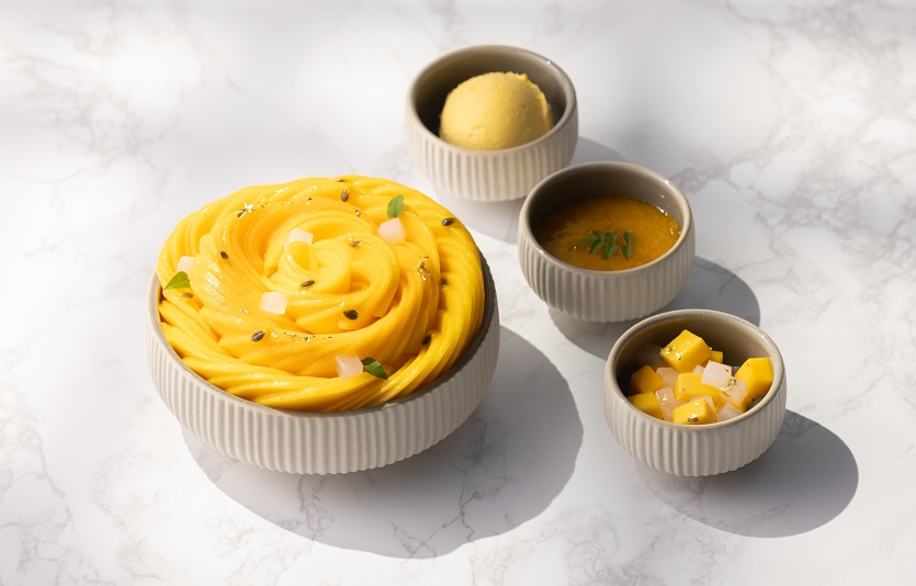 페어몬트 앰배서더 서울이 여름 한정 상품으로 빙수 2종 상품을 판매한다. 사진=페어몬트서울