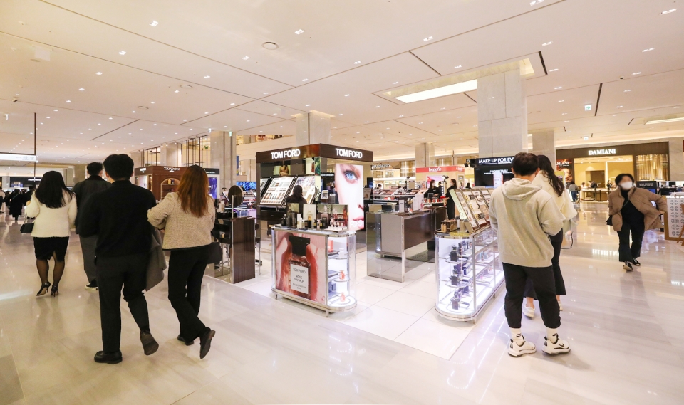 현대백화점이5월 한달간 16개 점포에서 코로나19 이후 최대규모의 뷰티페어를 연다.  사진=현대백화점