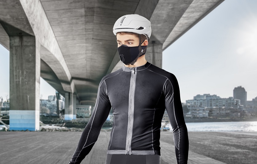 나루씨이엠은 호흡이 편하고 필터효과가 뛰어난 마스크를 선보였다. 사진=나루씨이엠