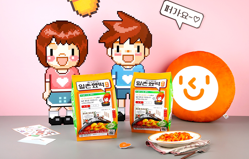 풀무원식품은 싸이월드와 협업해 식물성 떡볶이 ‘풀무원과 일촌했떡볶이’를 선보였다. 사진=풀무원