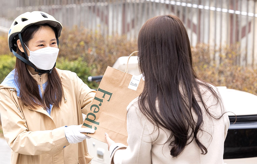 hy는 카카오엔터프라이즈의 ‘Kakao I LaaS’를 결합한 프레딧 배송서비스를 선보인다. 사진=hy