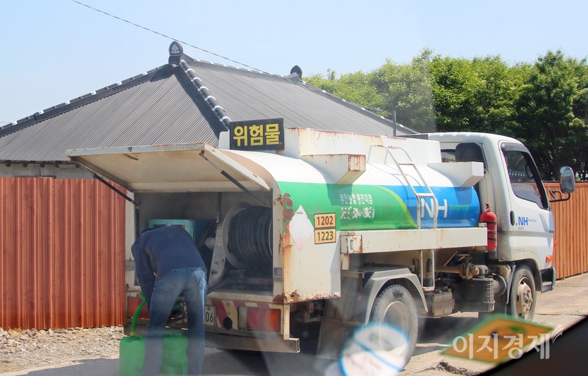 반면, 부안군 동진면 한 농가는 면세유를 배달했다. 사진=정수남 기자