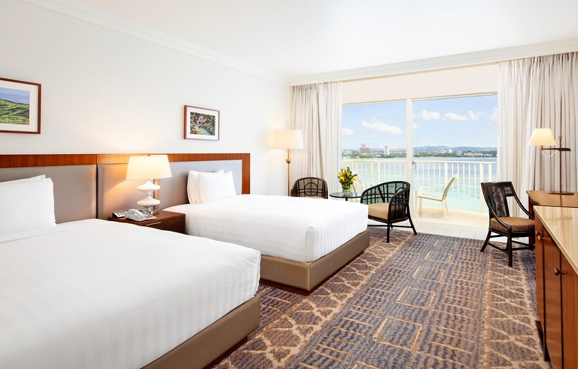 롯데호텔은 노랑풍선과 함께 쓱라이브 방송에서 11일 저녁 8시에 ‘롯데호텔 괌 여행’ 상품을 판매한다. 롯데호텔 괌의 실내. 사진=롯데호텔