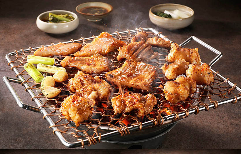 프레시지는 양대창 전문점 ‘연타발’의 대표 메뉴 밀키트 3종을 출시했다. 사진=프레시지