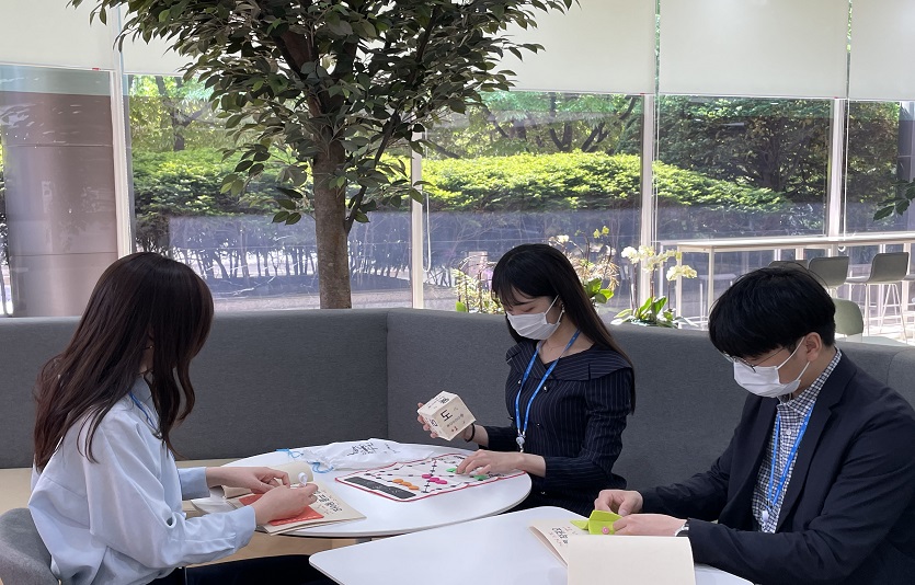 새마을금고중앙회는 시각장애아동들을 위한 교구재를 제작봉사를 진행했다. 사진=새마을금고중앙회