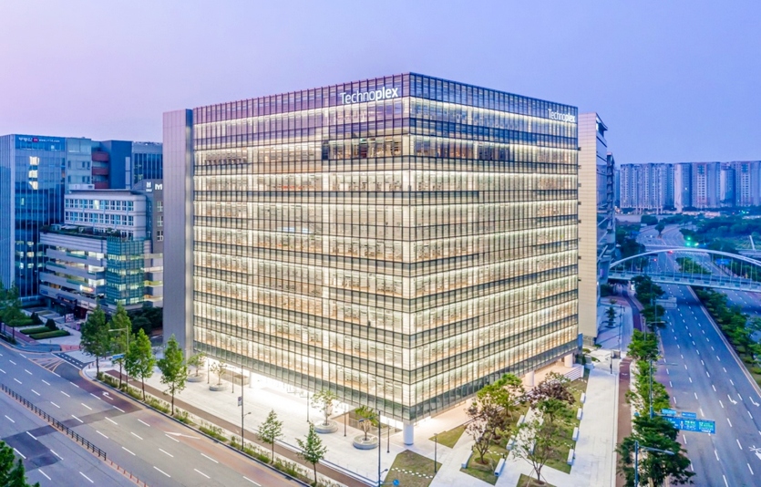 한국타이어가 최근 이사회를 열고, 기업지배구조 헌장을 채택하는 등 투명하고 건전한 ESG 경영 실천 의지를 표명했다. 경기 성남 한국타이어 사옥. 사진=한국타이어