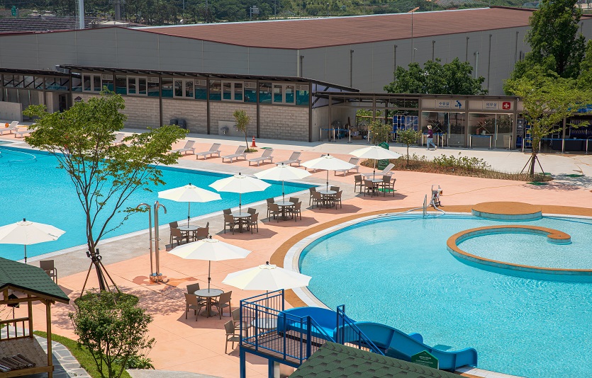 고창에 위치한 상하농원의 파머스빌리지가 야외수영장 개장과 함께 체험형 패키지상품을 출시했다. 사진=상하농원