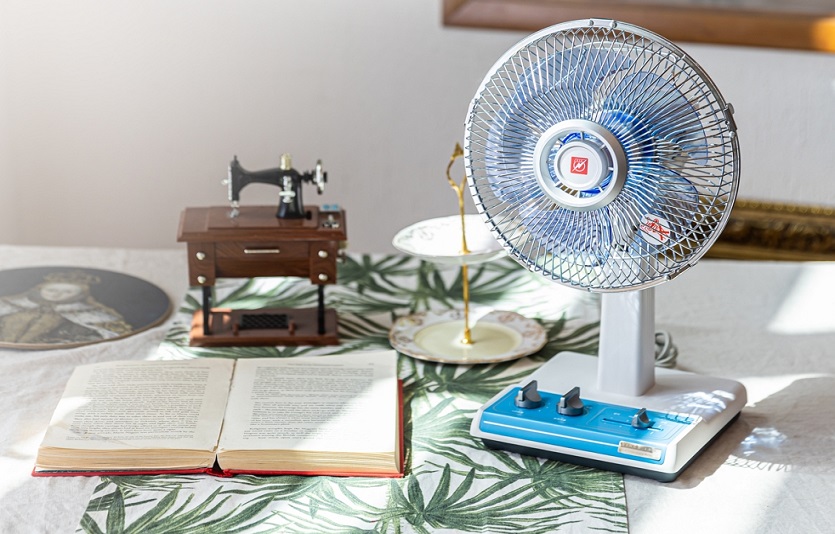신일전자가 최근 복고바람을 반영한 ‘탁상용 레트로 선풍기’를 출시했다. 사진=신일전자