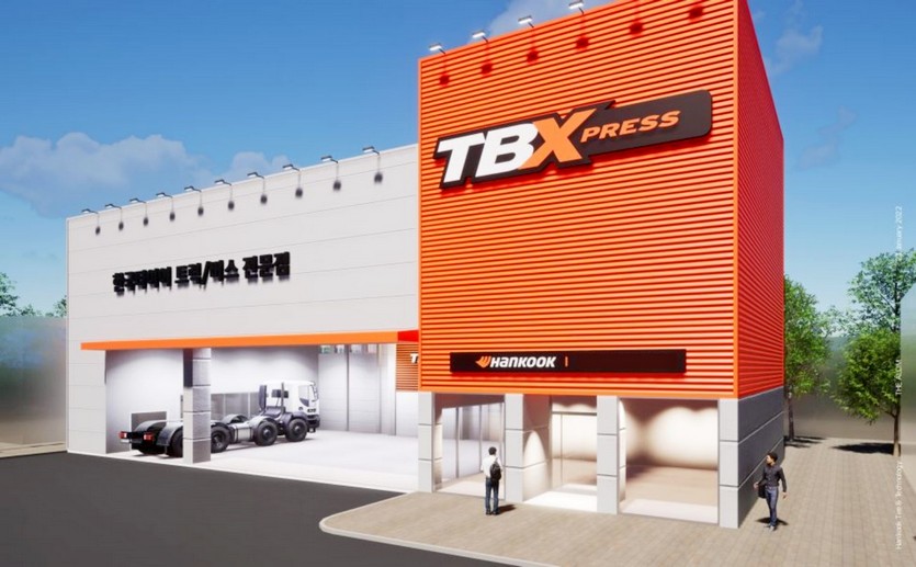 한국타이어가 TBX 맴버십 앱을 통해 차계부 서비스를 선보이고, 상용차 운전자의 차량 관리를 돕는다. 한국타이어 트럭버스 전문 매장 TBX. 사진=한국타타이어