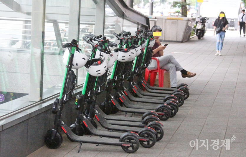 정부는 전동킥보드 대여사업자에 대한 규정도 새로 만든다. 사진=이지경제 기자