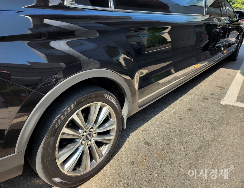 링컨 리무진이 한국타이어 벤투스 S2를 탑재했다. 사진=정수남 기자