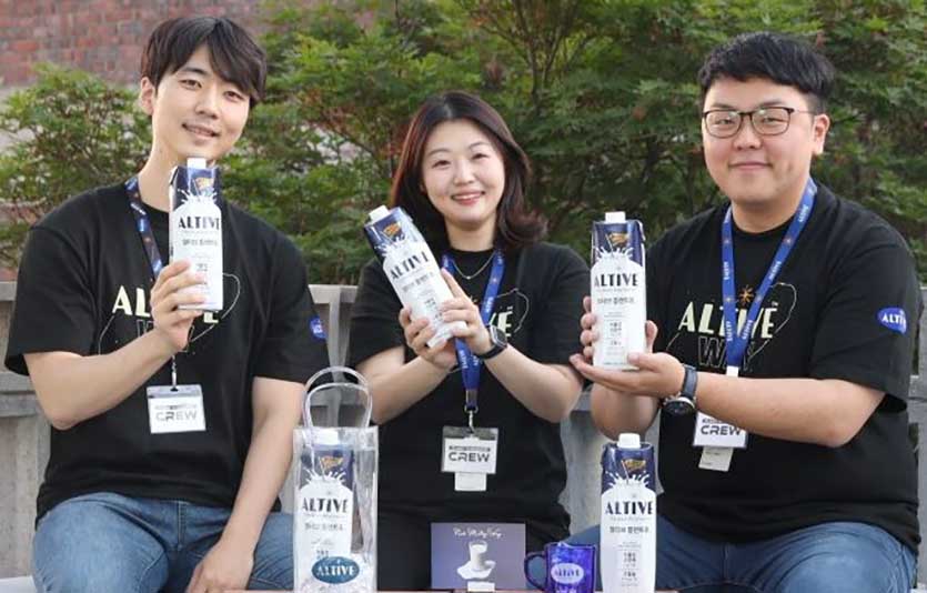 CJ제일제당은 지속가능식품 ‘채식’ 제품을 강화하며 ESG 경영을 펼치고 있다. 최근에는 식물성 대체유 ‘얼티브’를 선보였다. 사진=CJ제일제당