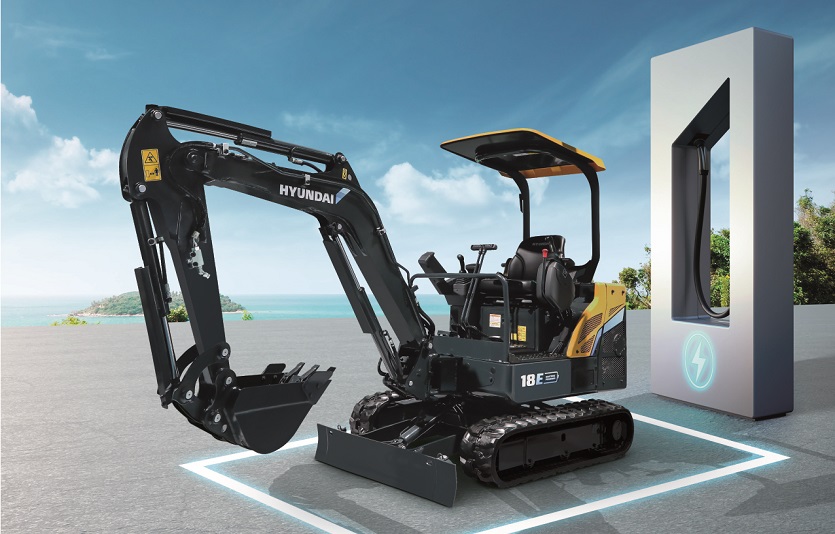 [보도사진] 현대건설기계가 23년 초 출시 예정인 1.8톤 전기굴착기 모델.jpg