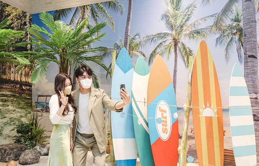 백화점 3사의 여름 정기세일은 여름휴가에 맞춰 뷰티, 패션 등의 상품을 대거 배치했다.