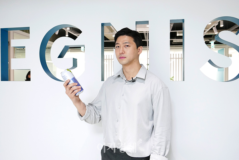 박찬호 이그니스 대표이사<사진>는 최근 알루미늄 캔에 담긴 향긋한 물 ‘클룹’으로 국내 물시장에 도전장을 내밀었다. 사진=김성미 기자