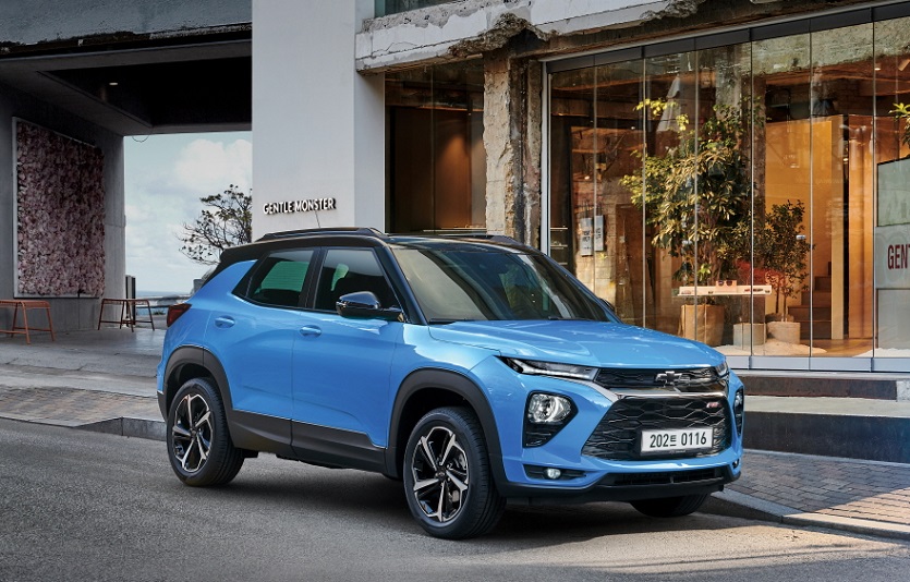 쉐보레, 2023년형 트레일블레이저 새비지 블루.jpg