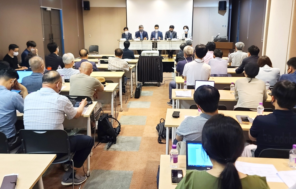 전시업계는 지난달 29일 ‘전시부스 표준단가 도입 공청회’ 등을 열고 활발한 논의를 진행했다. 사진=한국전시주최자협회