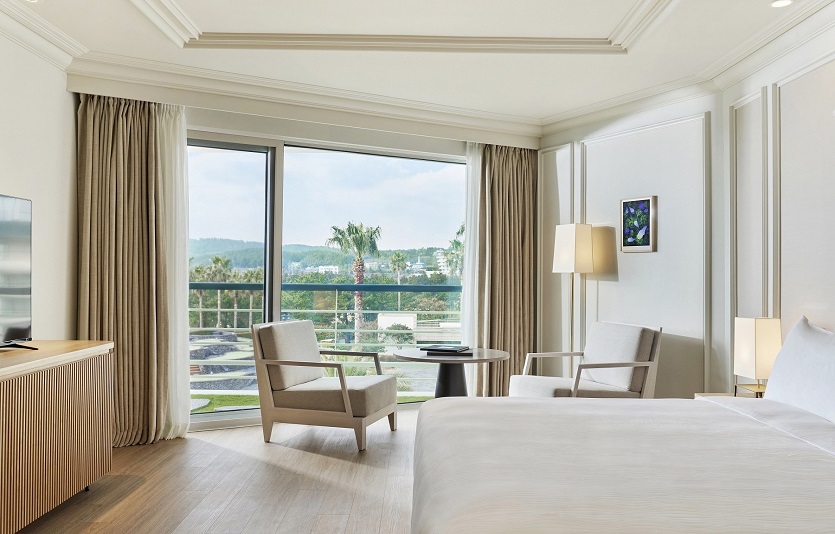 1_그랜드 조선 제주_디럭스 객실.jpg