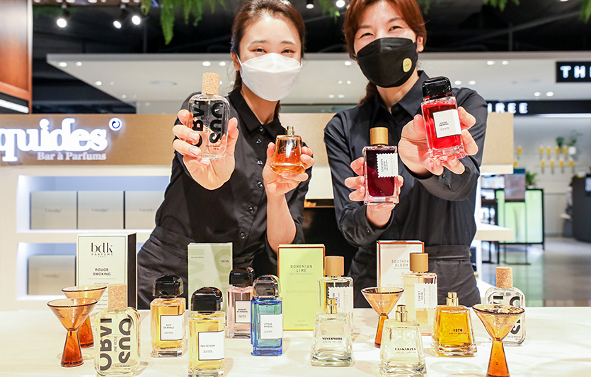 한섬은 최근 서울 삼성동 현대백화점면세점 무역센터점에 프랑스 니치향수 편집숍 ‘리퀴드 퍼퓸바’의 면세 1호 매장을 오픈했다. 사진=한섬
