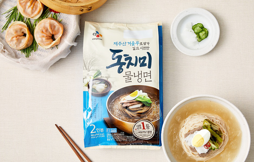 CJ제일제당 ‘간편식 냉면’은 차별화된 맛 품질과 가성비로 역대 최고 매출을 달성하며 인기몰이를 하고 있다. 사진=CJ제일제당