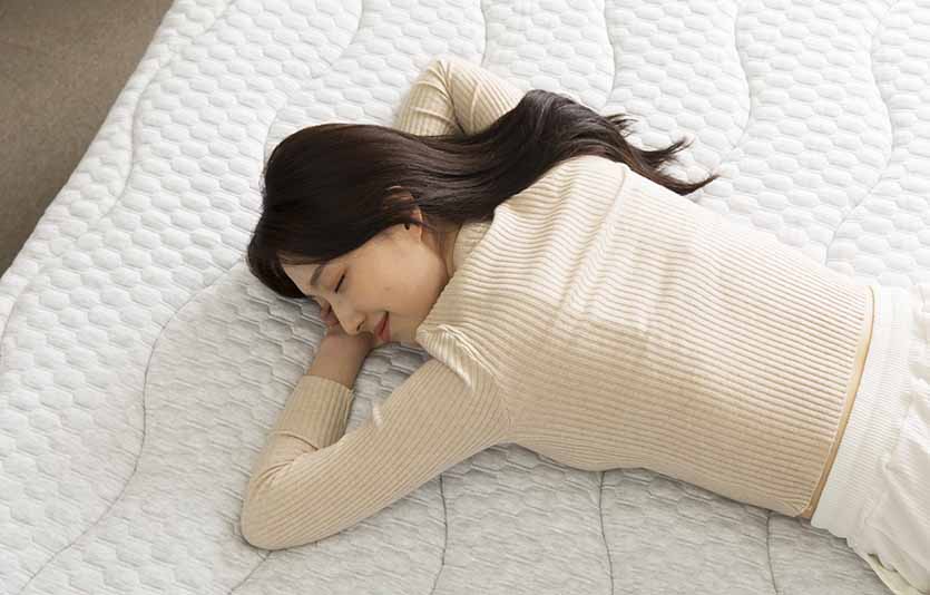 글로벌 가구 브랜드 지누스는 프리미엄급 매트리스 라인 ‘럭스 하이브리드’ 매트리스 시리즈를 새롭게 출시한다. 사진=지누스