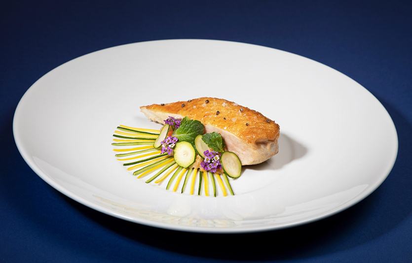 에어프랑스가 프랑스의 유명 미쉐린 스타 셰프와 협업한 기내식 신메뉴를 선보였다. 사진=에어프랑스