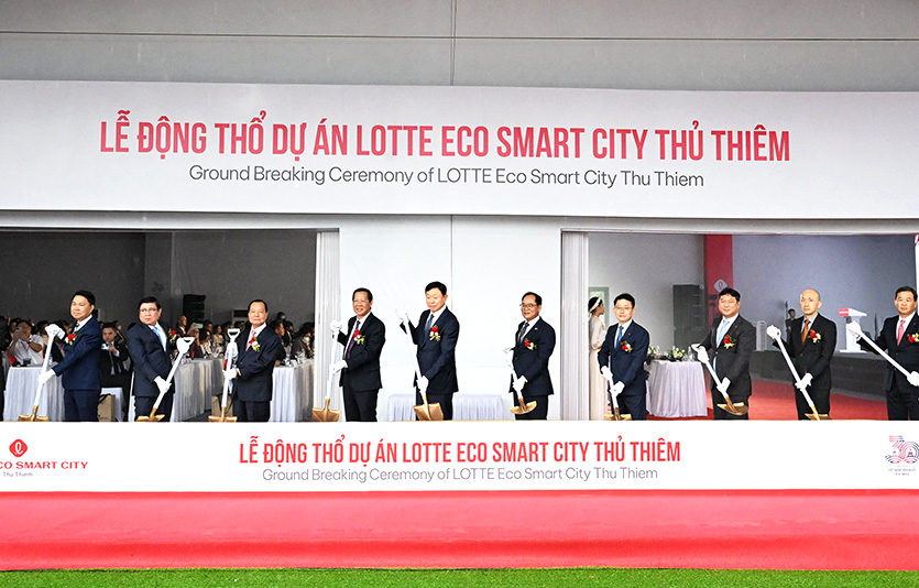 신동빈 롯데 회장이  2일 베트남 호찌민시에서 열린 투티엠 에코스마트시티 착공식에 참석했다. 사진=롯데