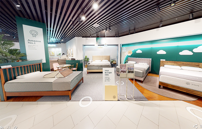 현대백화점 신촌점 지누스 팝업스토어를 VR로 구현한 더현대닷컴 ‘지누스관’ VR쇼룸 화면. 사진=현대백화점