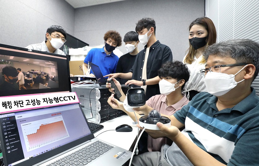 LG유플러스가 해킹 차단하는 고성능 지능형CCTV를 선보인다. 사진=LG유플러스