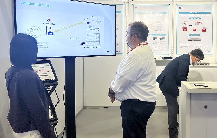 [사진자료2] 유럽 광통신 콘퍼런스 참가.jpg