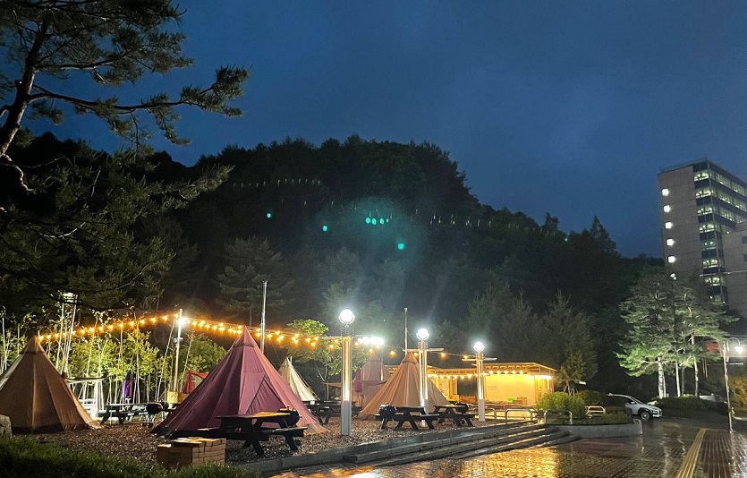 03.한화리조트 평창 텐트형 바비큐장.jpg