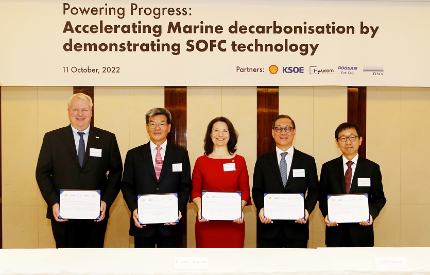 대외_선박용 연료전지 컨소시엄 기념사진.jpg