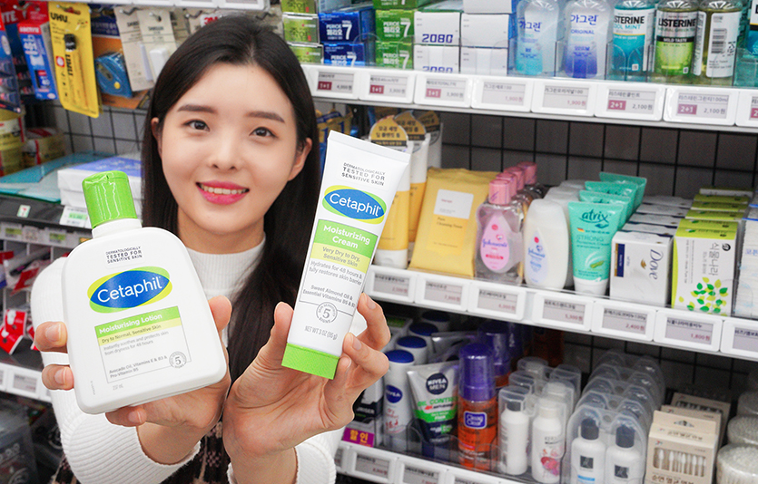 세븐일레븐이 편의점 맞춤형 소용량 보습 상품을 출시했다. 사진=세븐일레븐