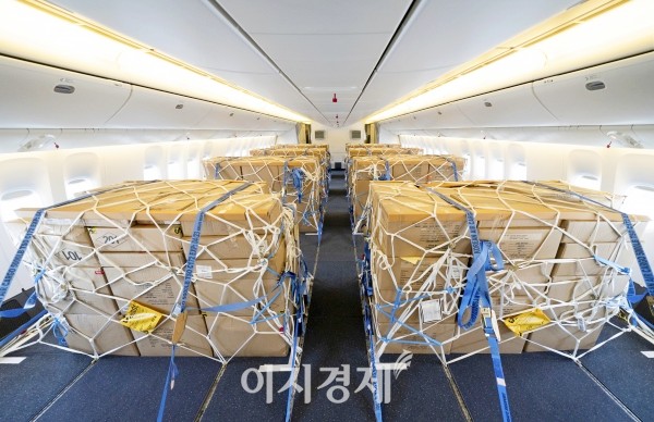 대한항공이 항공화물을 중심으로 매출과 영업이익을 개선하면서 하반기 전망도 밝다. 사진=대한항공