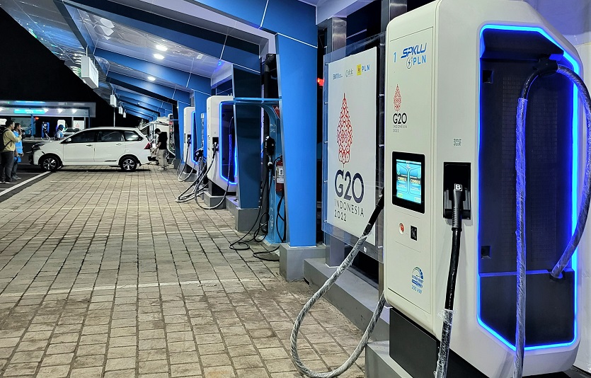 [이미지-2] G20정상회담 장소에 설치된 SK시그넷의 충전기.jpg