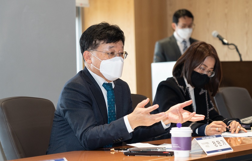 사진 1) 수출기업 금융애로 현장점검 간담회.jpg