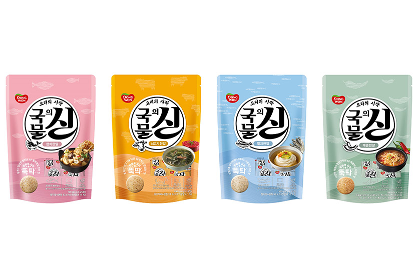 동원F&B는 동전 모양의 조미료 한 알로 간편하게 육수를 낼 수 있는 ‘국물의 신’ 4종을 선보였다. 사진=동원F&B