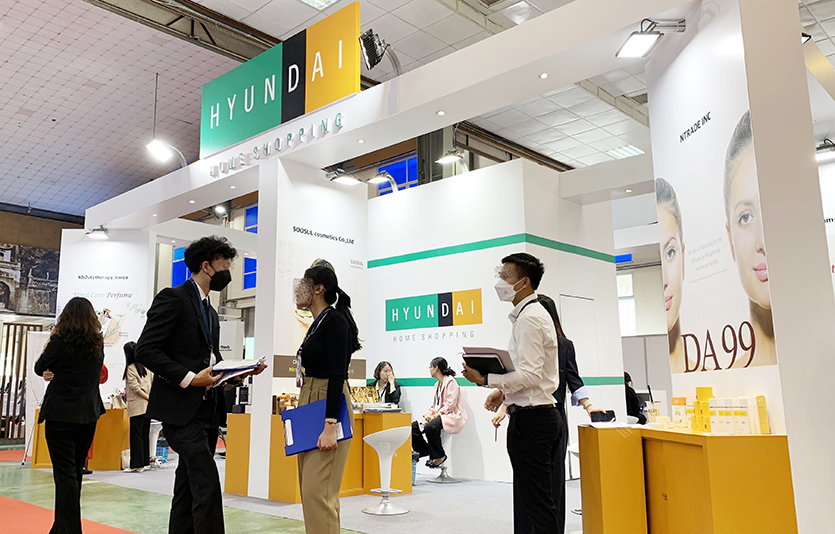 현대홈쇼핑은 ‘2022 하노이 한류박람회’를 통해 중소협력사의 해외 시장 판로 확대 지원에 나섰다. 사진=현대홈쇼핑