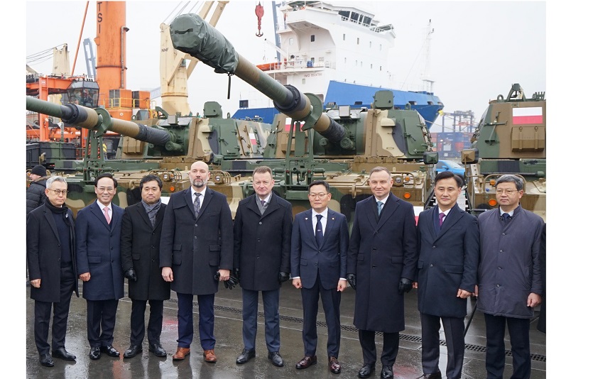 사진 1_폴란드 K2 전차 첫 입하 환영식.jpg