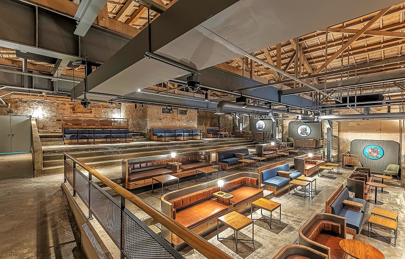 [20221212]스타벅스 사진자료5_스타벅스 경동1960점 내부 고객 공간.jpg