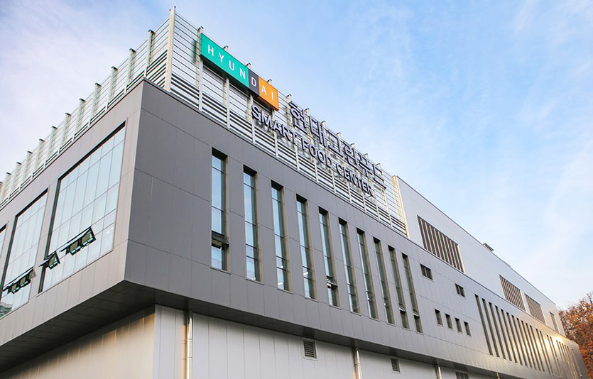 현대그린푸드가 국내 식품업계 최초로 보건복지부로부터 ‘건강친화기업’ 인증을 받았다. 사진=현대그린푸드