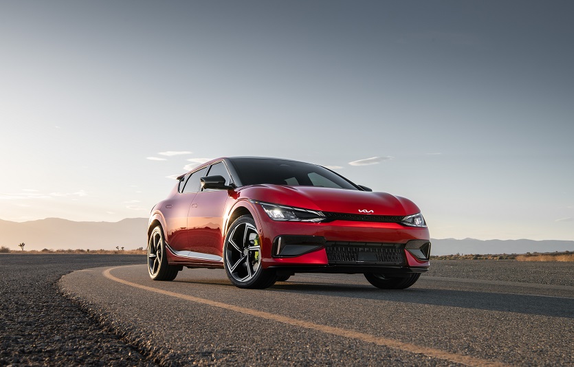 230112 (사진3) 기아 EV6 북미 올해의 차 선정.jpg