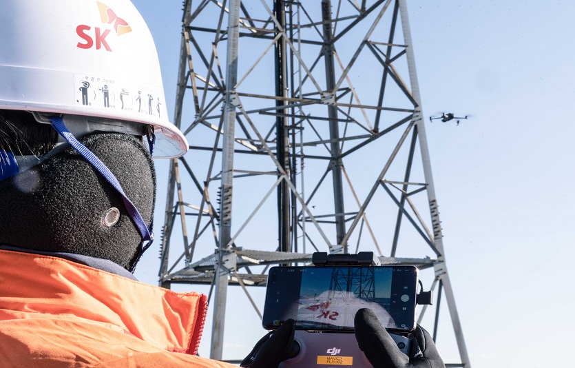 SKT 드론·AI로 아파트 25층 높이 75M 통신탑 안전 관리한다_2.jpg