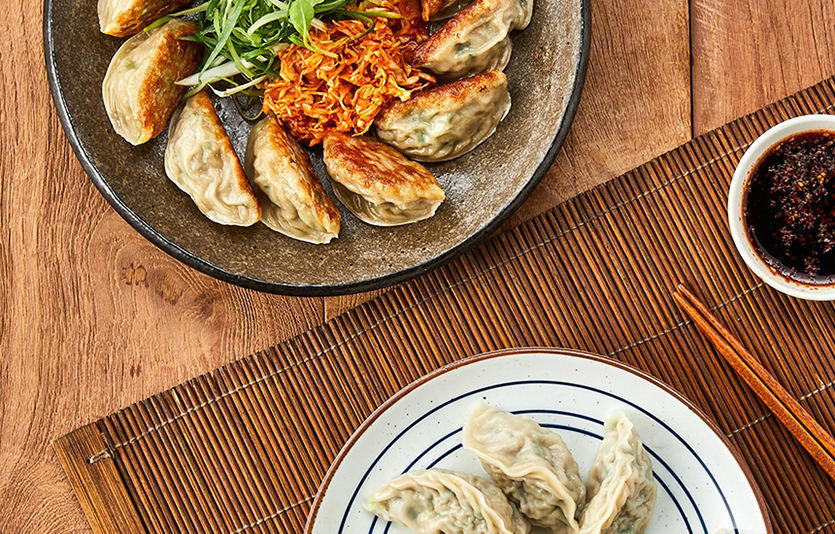 ‘킴스오아시스’에서는 이랜드킴스클럽의 인기 상품들을 속속 출시하고 있다. 명인만두 협업 상품. 사진=이랜드킴스클럽