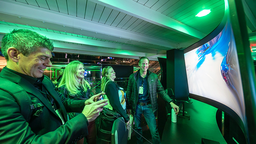 미국 샌프란시스코의 111 파웰 거리에 위치한 ‘갤럭시 익스피리언스 스페이스’에서 현지 방문객들이 갤럭시 S23 시리즈를 체험하고 있다. 사진=삼성전자